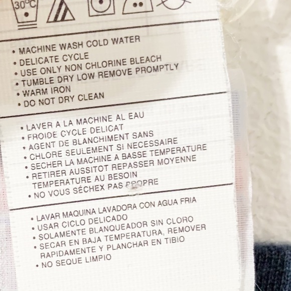 Genuine Merchandise New York Yankees V-neck Graphic Tee Two Toned Color Blocked - Picture 9 of 9